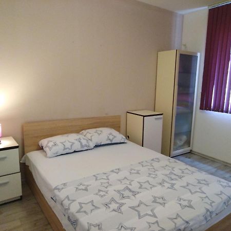 Cosy Central Apartment Varna Luaran gambar