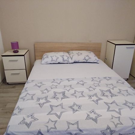 Cosy Central Apartment Varna Luaran gambar