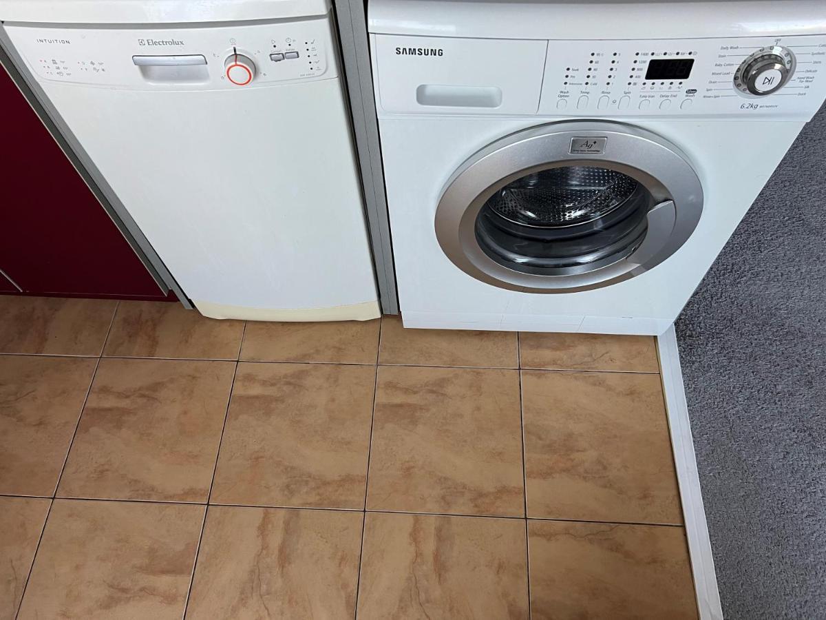 Cosy Central Apartment Varna Luaran gambar